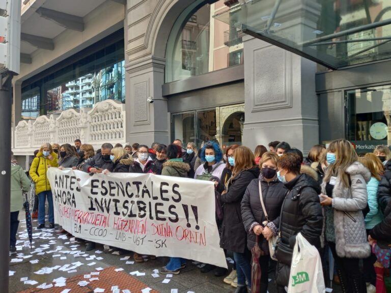 Las trabajadoras del sector alimentario de Bizkaia han reivindicado un convenio digno, esta vez en Bilbo