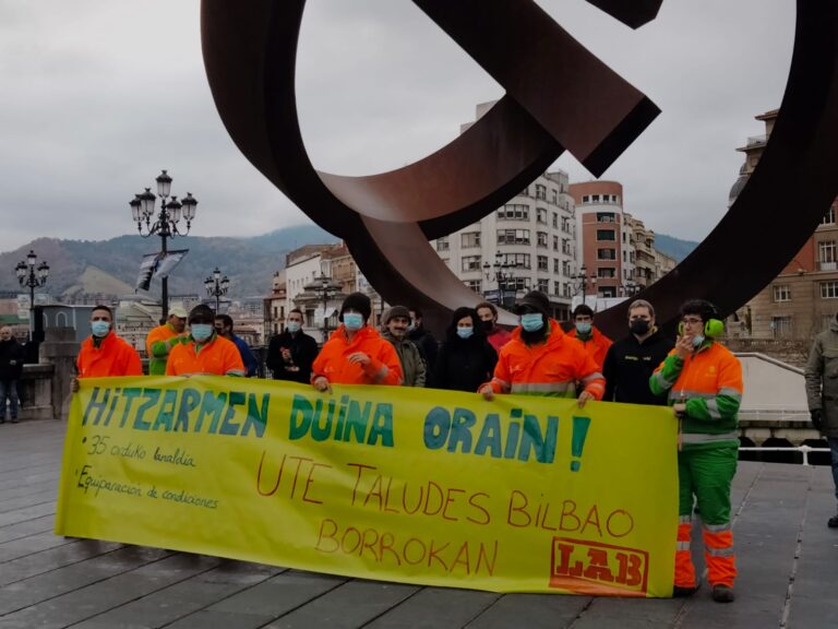 La plantilla de UTE Taludes Bilbao sale a la calle para solicitar la equiparación de condiciones labores del sector