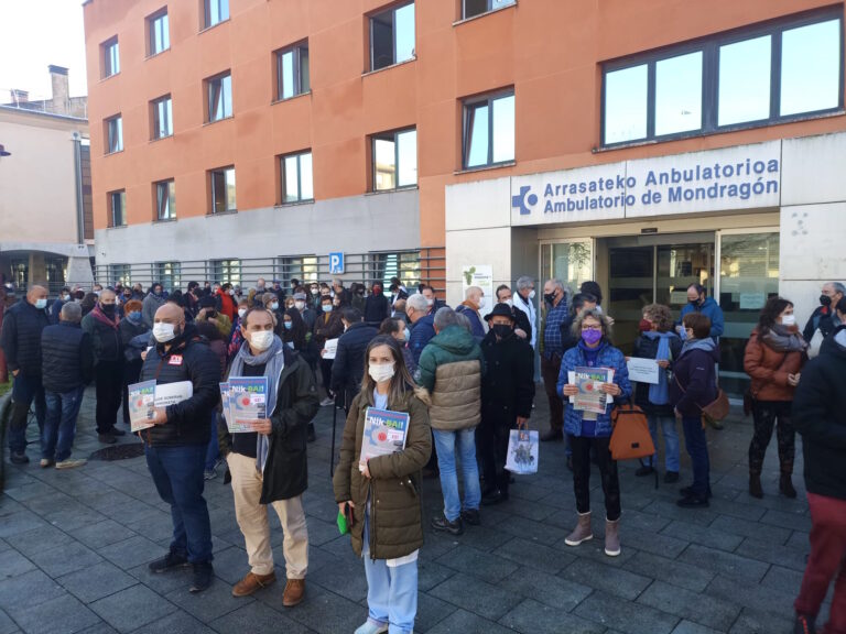 Hemos denunciado frente a los centros de salud que la situación de la atención primaria de Osakidetza es insostenible