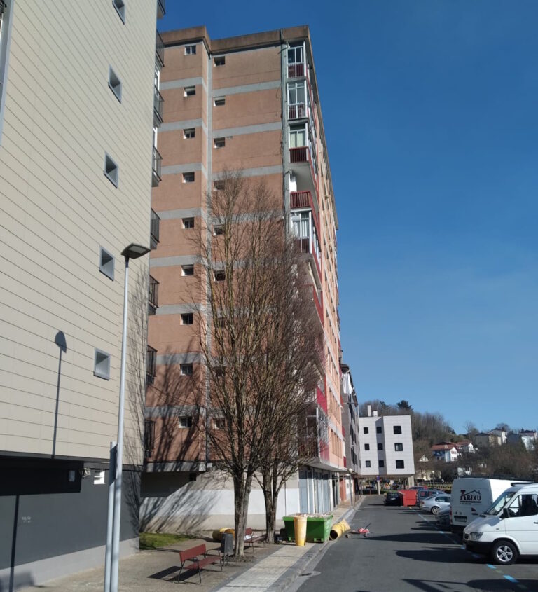 Muere un trabajador de la construcción en Irun tras caer desde altura