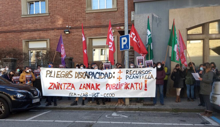 Hemos reclamado en Iruñea servicios públicos y dignos para la atención de personas con discapacidad