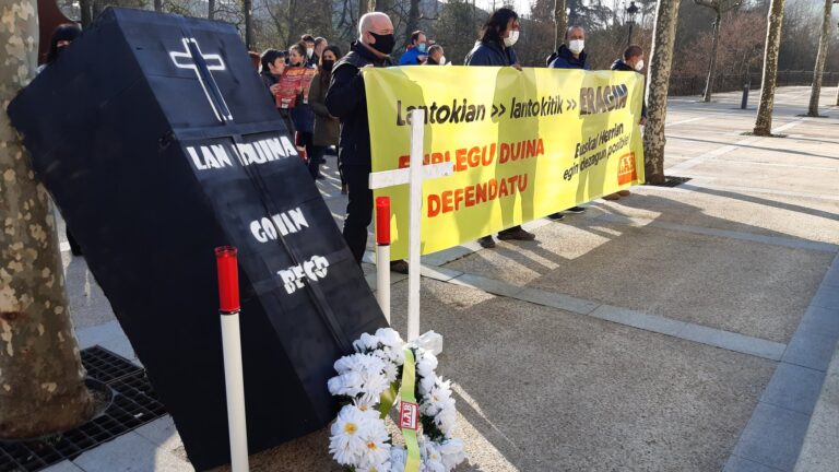 Nos movilizaremos tanto en los pueblos como en los centros de trabajo, la víspera de la votación de la reforma laboral, en defensa del marco vasco de relaciones laborales