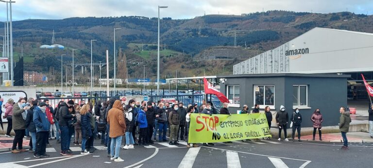 Éxito rotundo de la primera jornada de huelga en una contrata de Amazon para solicitar readmitir a un compañero despedido