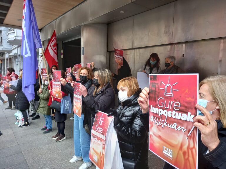 El departamento de Jokin Bildarratz se niega a ofrecer un servicio de comedor de calidad y a garantizar los puestos de trabajo y condiciones laborales de todas las trabajadoras