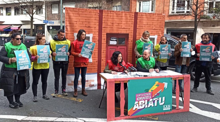 Abiatu, la nueva comunidad de Acción Social, ha reclamado una vivienda digna y accesible para todas y todos los trabajadores