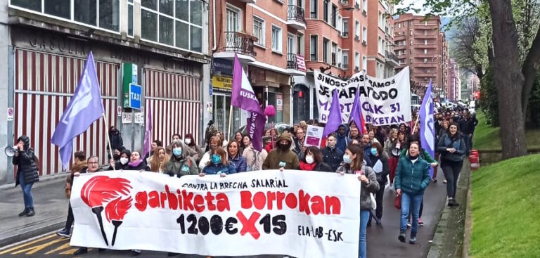 Las trabajadoras de limpieza de Bizkaia secundan la huelga con éxito, tres décadas después