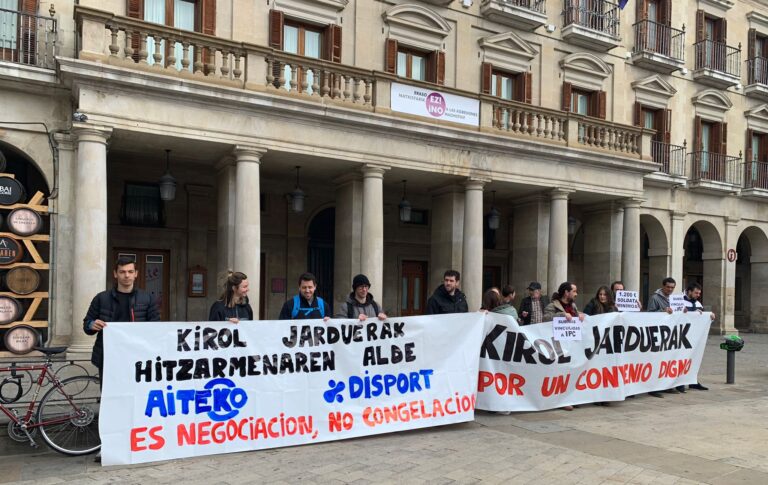 Las y los trabajadores de actividades deportivas de Araba han reclamado condiciones laborales dignas