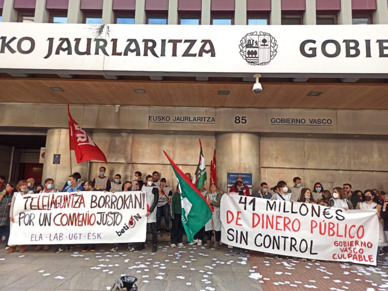 Se ha llevado a cabo la primera jornada de huelga en el servicio de teleasistencia de la CAV en favor de un convenio digno