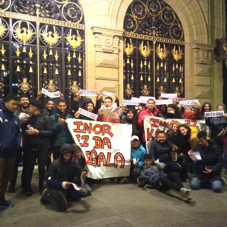 «Nadie sin casa», han reivindicado las y los trabajadores de Intervención Social de Gipuzkoa