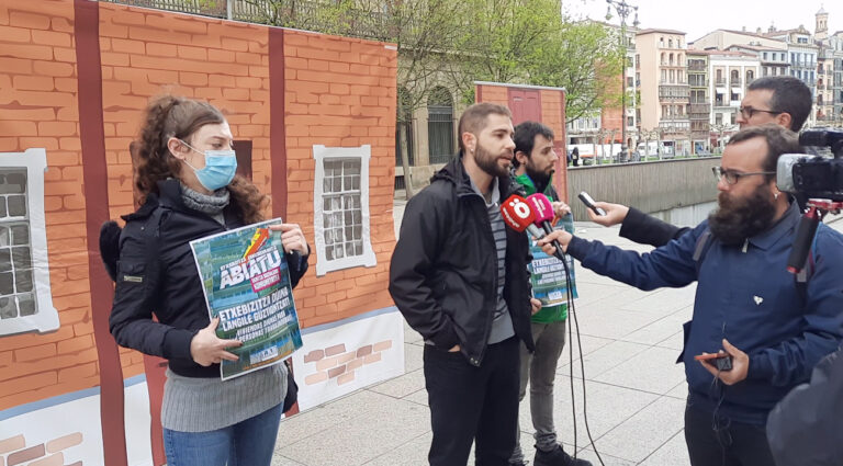 Hemos puesto en marcha también en Nafarroa una campaña a favor del derecho a la vivienda con el objetivo de cambiar radicalmente la problemática que vive la clase trabajadora