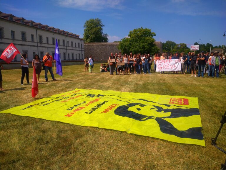 Medikuntza sozialeko langileek mobilizazio eguna izan dute Ipar Euskal Herrian