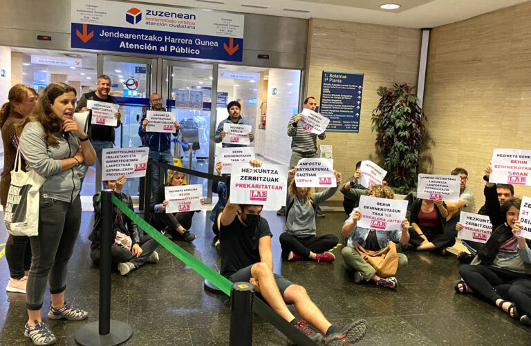 Hemos realizado una ocupación bajo el lema «¡Consolidación real, ya! ¡Apoyo al personal de Educación!»