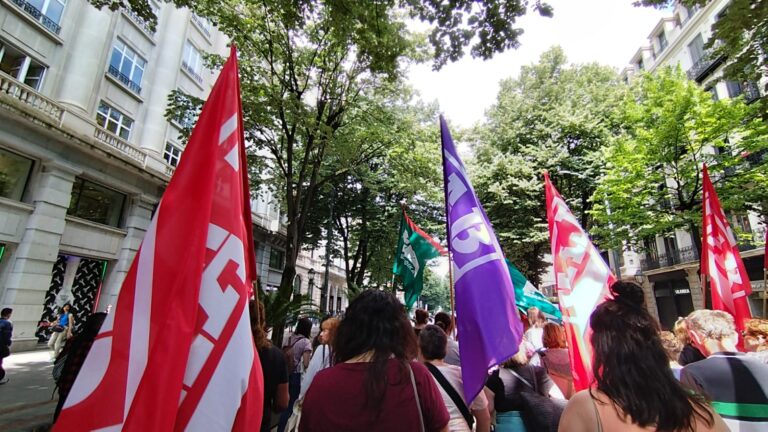 Décima jornada de huelga del sector de la limpieza de Bizkaia en demanda de un salario mínimo de 1.200 euros en 15 pagas