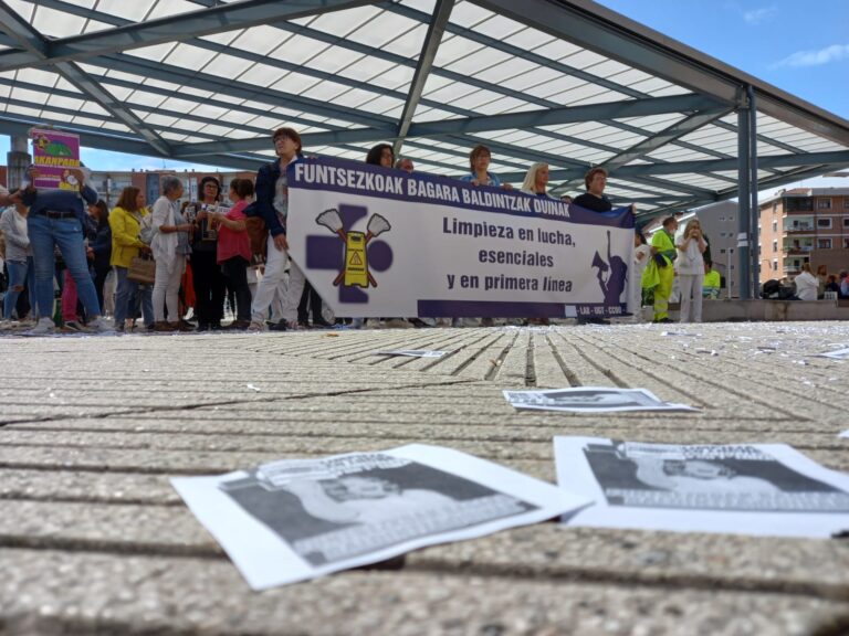 Las trabajadoras de limpieza subcontratadas de Osakidetza continúan con las movilizaciones