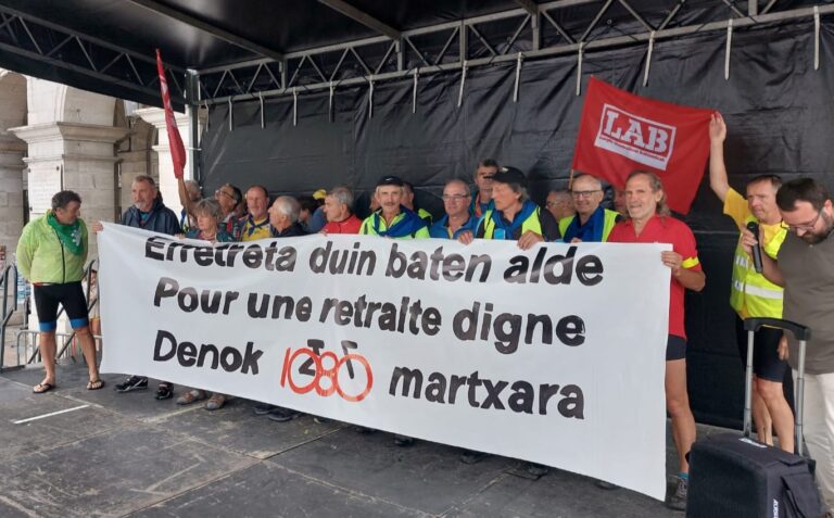Hemos recibido en Baiona a la marcha de las y los pensionistas y hemos dado nuestro apoyo a sus reivindicaciones