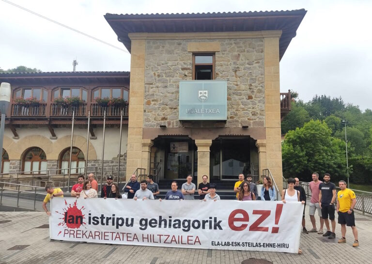 Hemos denunciado en Idiazabal la última muerte laboral en el sector forestal