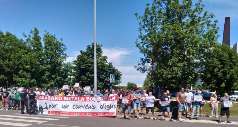 Hemos reclamado unas condiciones laborales dignas para el metal de Araba ante la asamblea general de la patronal SEA