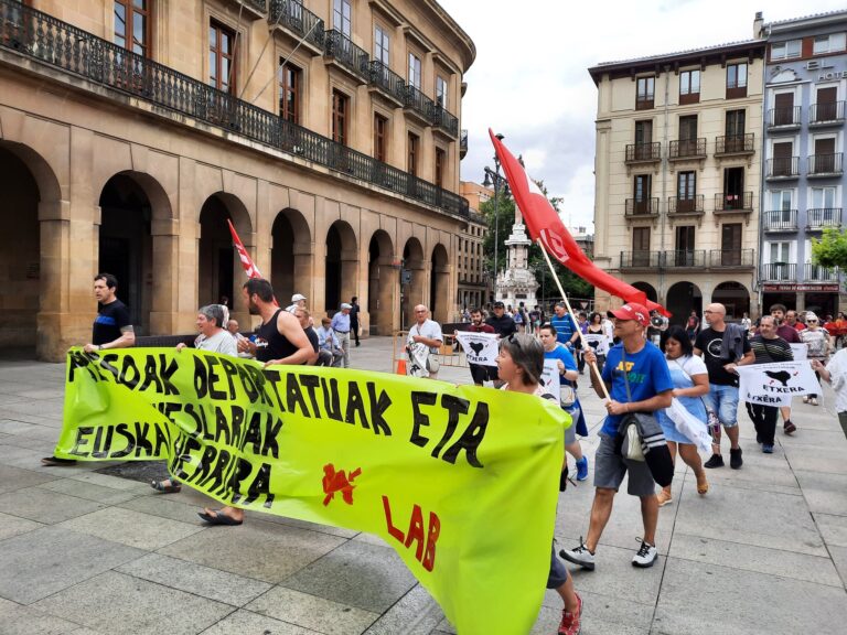 Nos hemos movilizado por los derechos de las y los presos vascos en Iruñea, Donostia y Bilbo