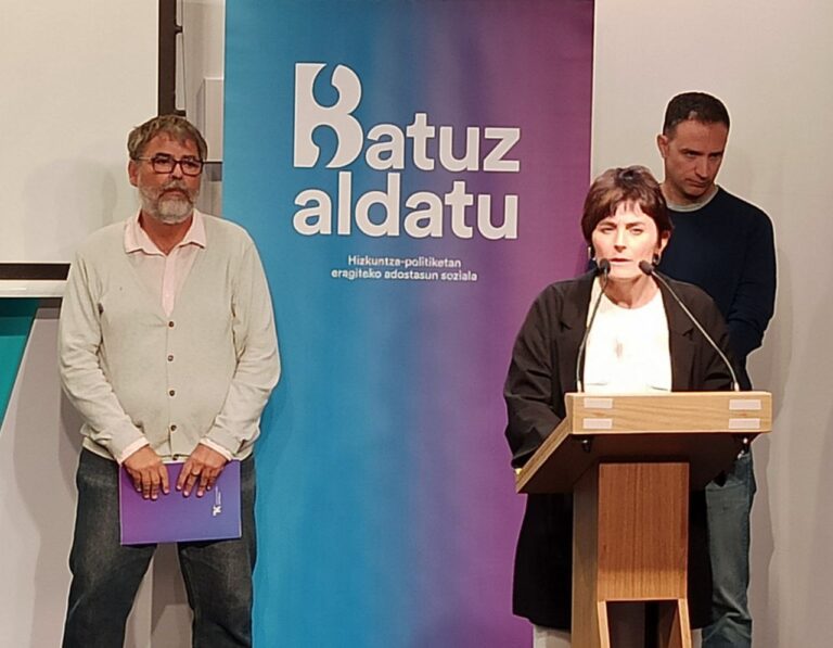 Hemos presentado un acuerdo para fijar una fecha límite de 15 años para la euskaldunización del sector público de la CAV