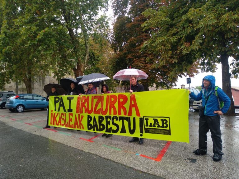 Nos hemos concentrado para denunciar el intento de convertir el PAI en modelo lingüístico