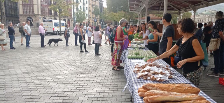 Los agentes de la Carta de Derechos Sociales de Euskal Herria apostamos por una alimentación sana y por el control de precios