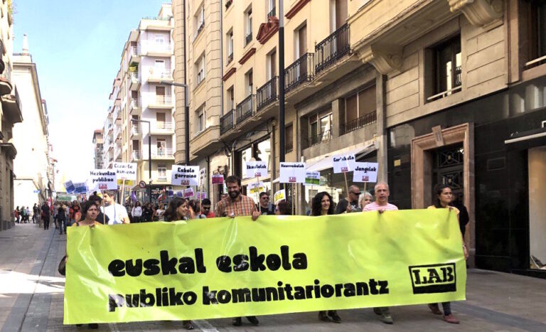 Euskal eskola publiko komunitarioranzko trantsizioa aldarrikatu dugu