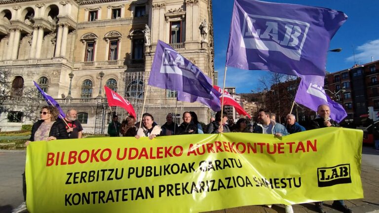 Reclamamos el desarrollo de los servicios públicos y evitar la precarización de las contratas en los presupuestos del Ayuntamiento de Bilbo