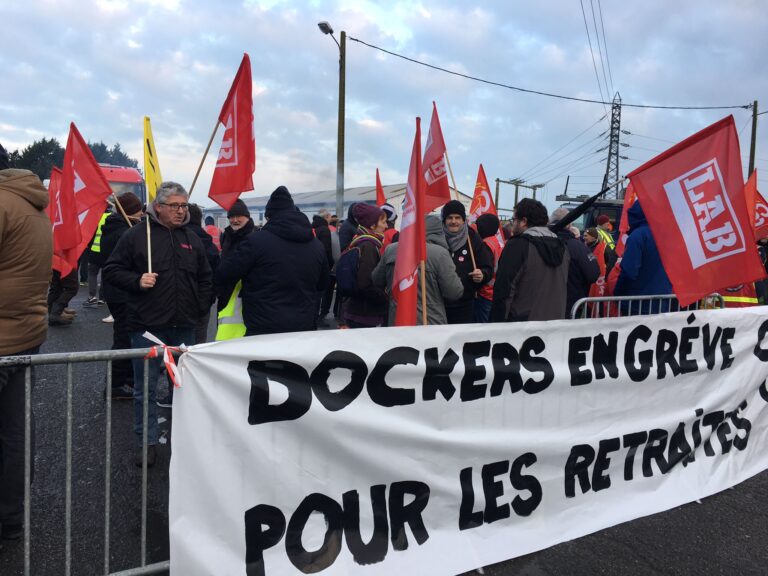 Baionako portua blokeatu dugu erretreten erreformaren aurka protesta egiteko