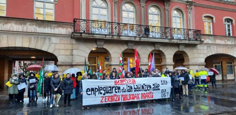 Movilizaciones en el Ayuntamiento de Erandio para exigir la negociación y mejora de las medidas de conciliación