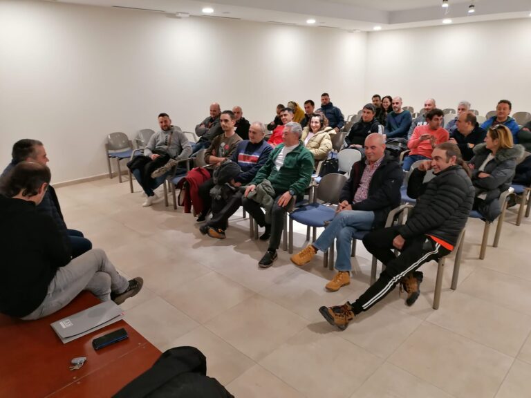 Firmamos el preacuerdo del convenio de la industria vinícola de Araba, que mejora aspectos que llevaban décadas sin hacerlo #LortuDugu