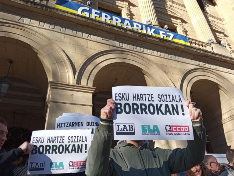 Esku-hartze sozialeko hitzarmen duina aldarrikatu dugu