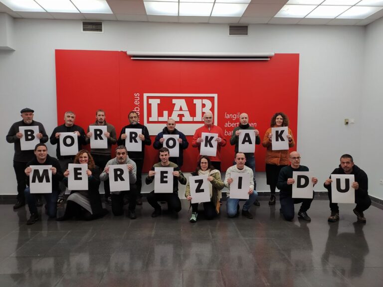 Tras una larga y ejemplar lucha, LAB se muestra orgullosa de la victoria en el metal de Bizkaia #LortuDugu