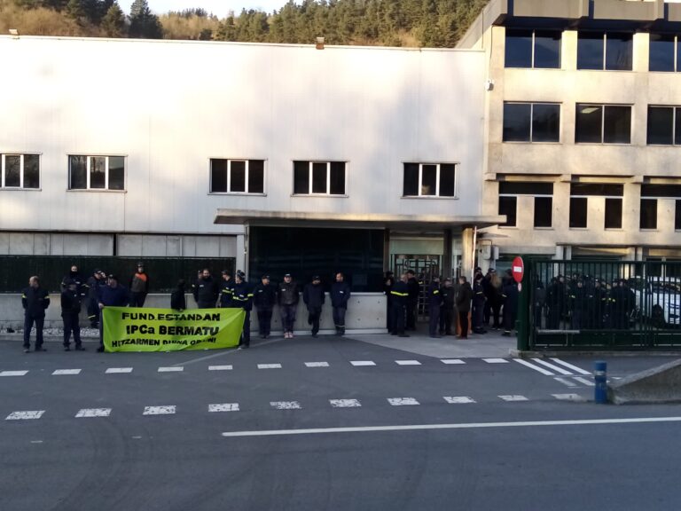 Langile borroka eta grebaren bidez Fundiciones del Estandan enpresa hitzarmena #LortuDugu