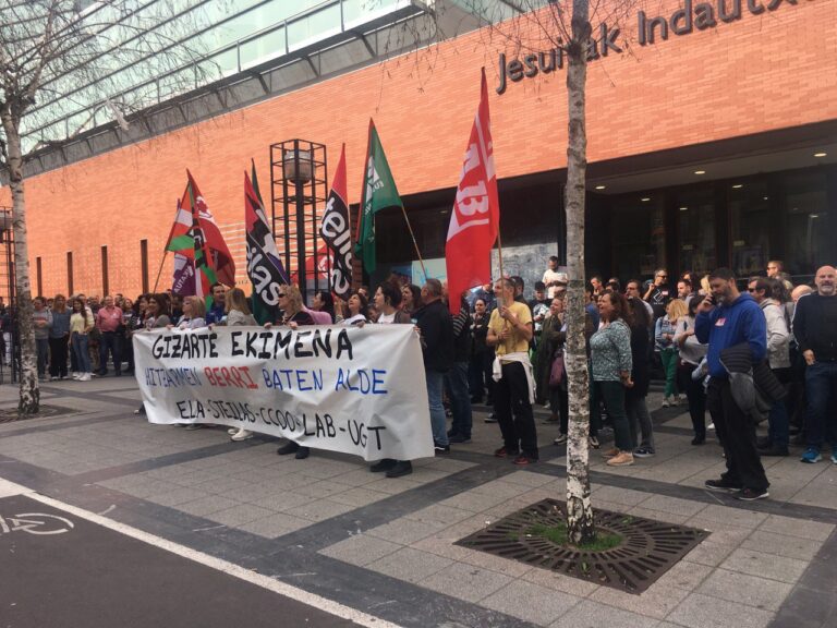 LAB, ELA, STEILAS, CCOO eta UGT sindikatuok apirilaren 25eko greban parte hartzeko deia luzatu diegu Gizarte Ekimeneko langileei