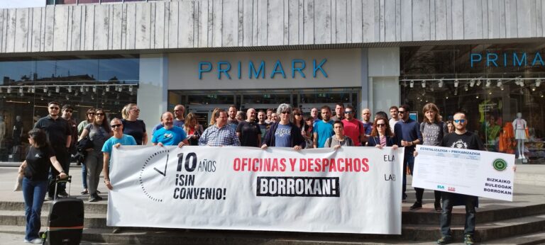 Bizkaiko bulegoetako langileak hitzarmen duinaren aldeko borrokan
