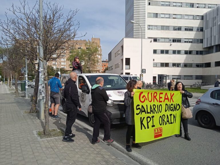 Ekintza bat egin dugu Gureak Nafarroa enpresako hitzarmenaren negoziazioa eskatzeko