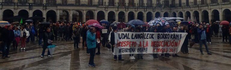 Los y las trabajadoras del Ayuntamiento de Gasteiz actúan ante los recortes y la pérdida de derechos