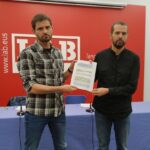 photo_5832269042407291883_y