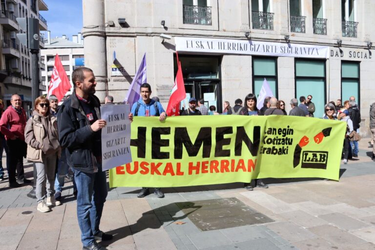 Euskal Gizarte Segurantza sortzeko urratsak eskatu dizkiegu euskal alderdiei