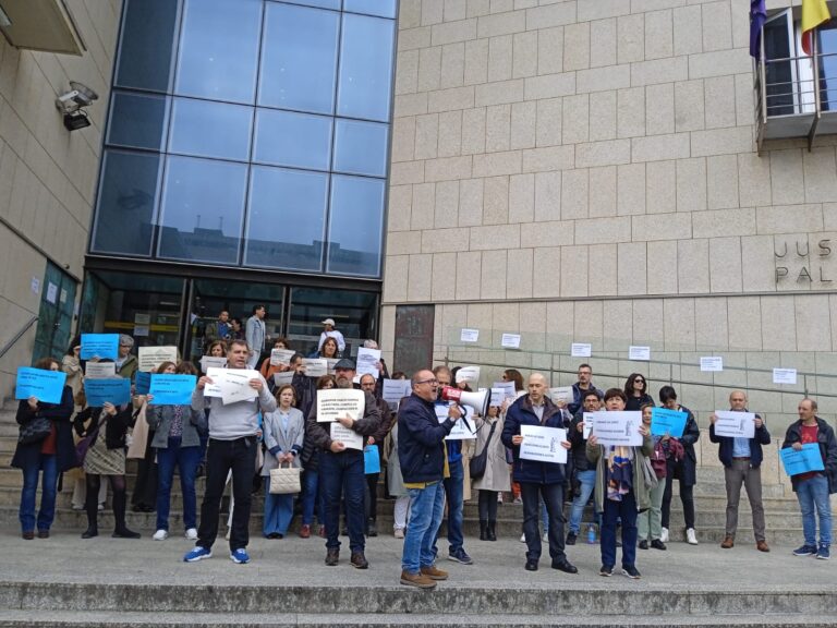 El personal de justicia está en huelga indefinida hasta que el Gobierno Vasco cumpla el convenio regulador y dé pasos para dignificar las condiciones laborales