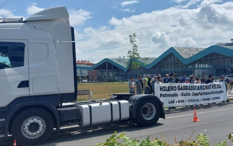 Sei greba egun deitu ditugu azaroan Arabako salgaien garraioan