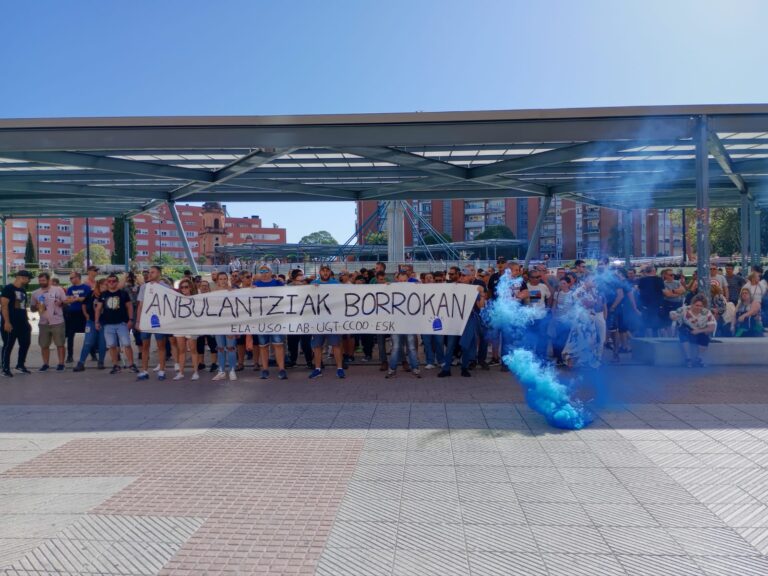 EAEko anbulantzien greban poliziak langileen aurka indarkeria erabili izana salatzen dugu