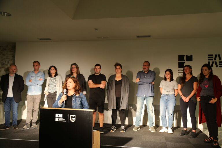 Hezkuntza Legean hurrengo belaunaldiak euskalduntzeko bermeak jasotzeko beharra azpimarratu dugu Euskalgintzaren Kontseiluarekin batera