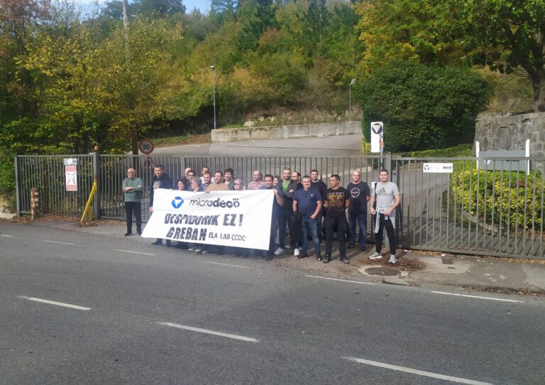 Hemos dado comienzo a la huelga indefinida en Microdeco, por la destrucción de mas de 100 puestos de trabajo