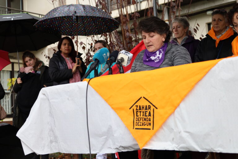 A las puertas de la Huelga Feminista General, hemos hecho realidad la reivindicación por la publificación de la residencia de mayores de Elizondo, quitando el servicio de manos de la empresa privada que lo gestionaba #LortuDugu