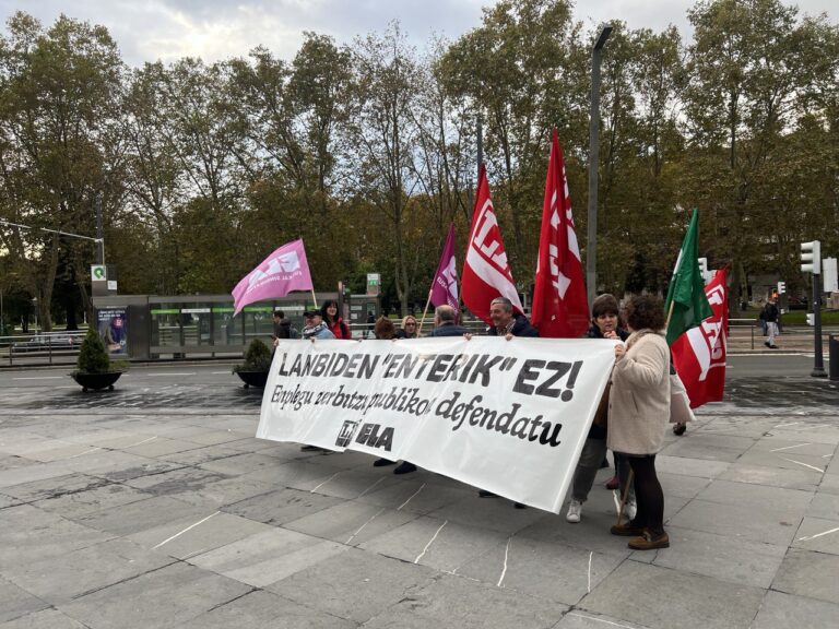 Exigimos a las puertas del Congreso de Empleo que Lanbide siga siendo un servicio público