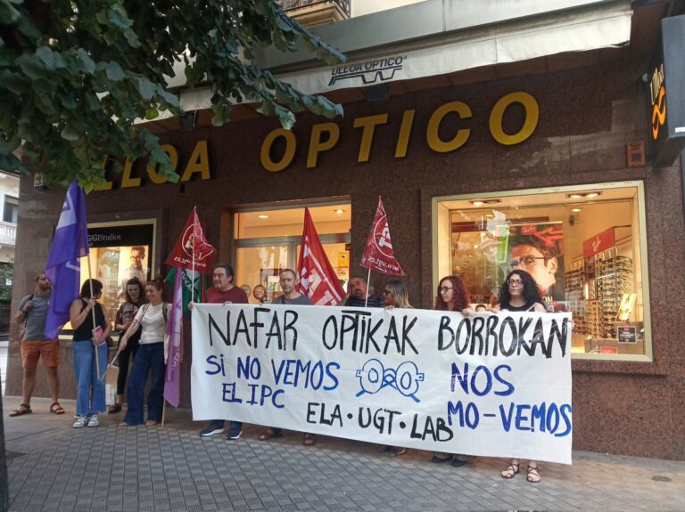 La movilización de los y las trabajadoras de ópticas de Nafarroa logra un convenio que sube sueldos, elimina las dos categorías inferiores y reduce las horas anuales #LortuDugu