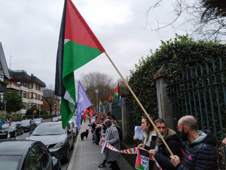 LAB exige al Gobierno de Navarra reconsiderar la Medalla de Oro al empresario Manuel Torres hasta aclarar la implicación de su negocio en el genocidio en Palestina