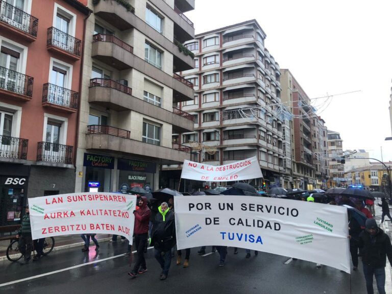 Los y las trabajadoras de Tuvisa muestran su hartazgo en los paros y movilizaciones que han tenido un seguimiento total y seguirán luchando durante las próximas semanas