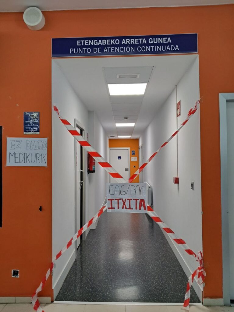 Laudioko herritar baten heriotzak agerian uzten du Osakidetzak arriskuan jartzen gaituela Etengabeko Arretarako Guneak eraisteko politikarekin